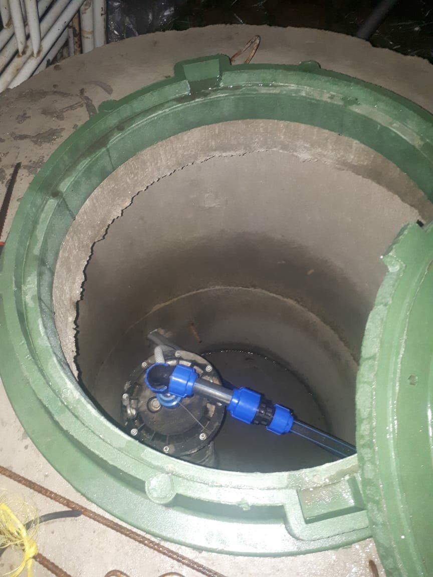 кессон или адаптер для скважины, колодец для водопровода, кессон из бетонных колец 1.5 м, бетонный кессон для скважины, колодец для воды с дном из колец
