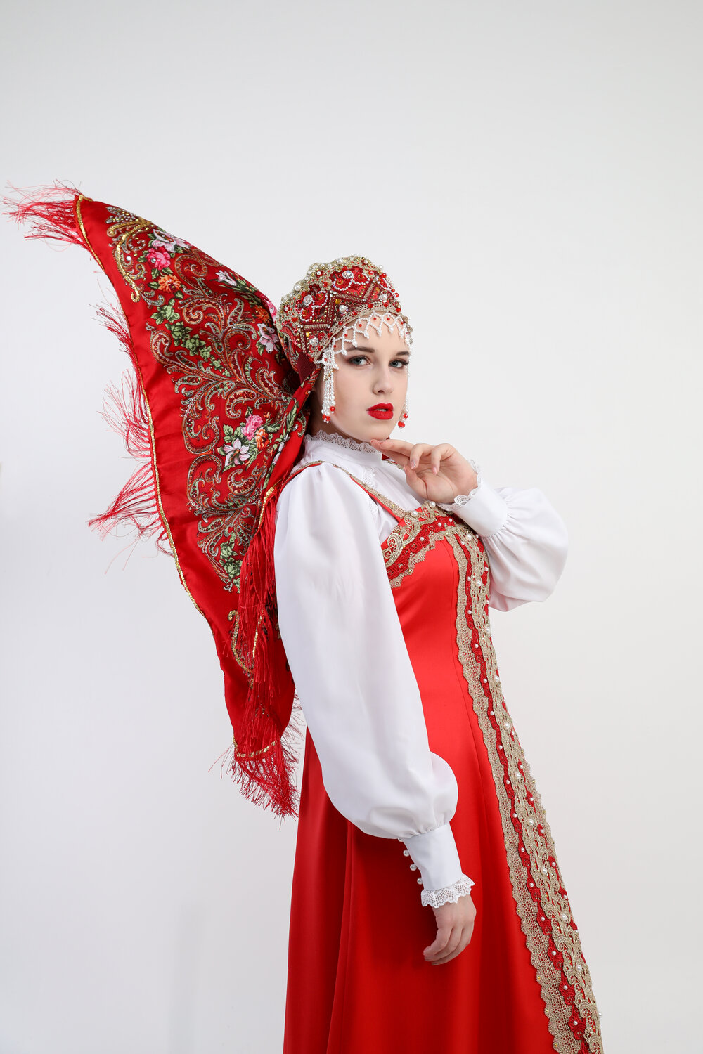 русский народный костюм с кокошником, русский народный костюм, русский костюм, русский национальный костюм, русский народный сарафан с кокошником
