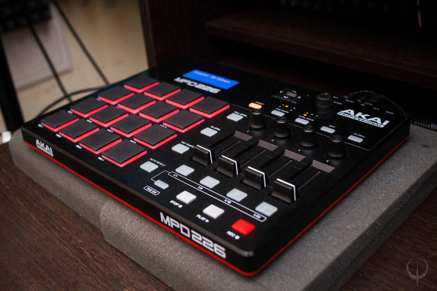 akai pro mpd226, akai mpd 226, midi-контроллер, akai mpd 232, akai professional mpd226