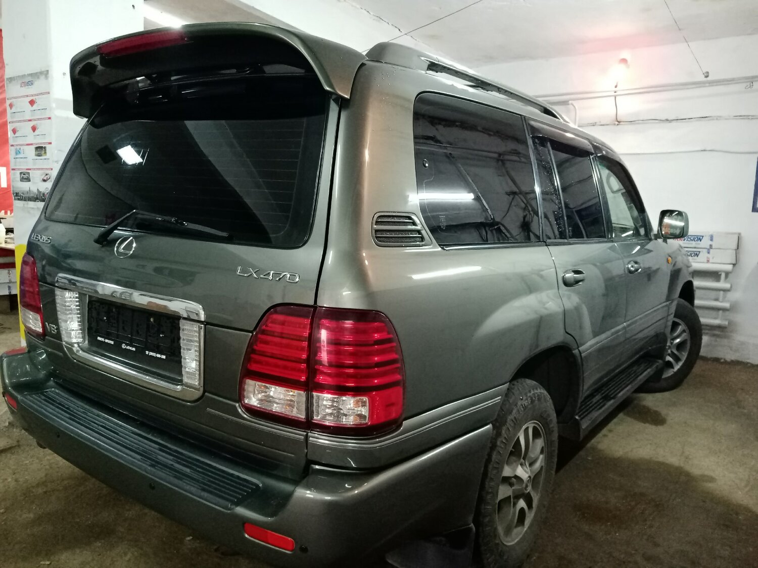 lexus lx 470, лексус lx470 зад 2006, спойлер лексус лх 470, lexus lx, Lexus LX II