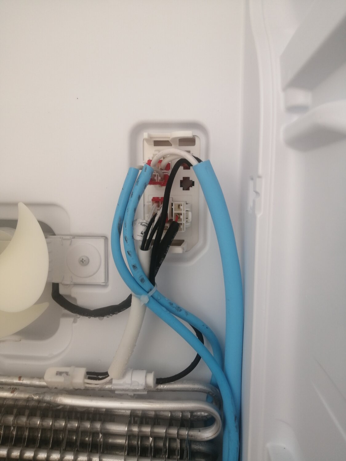 холодильник beko cnkr5335e21w, морозильный шкаф beko rfnk290e23w, rfnk290e23w морозильный шкаф beko ошибки, холодильник beko cnmv5335kc0w, холодильник beko rcnk356e20s