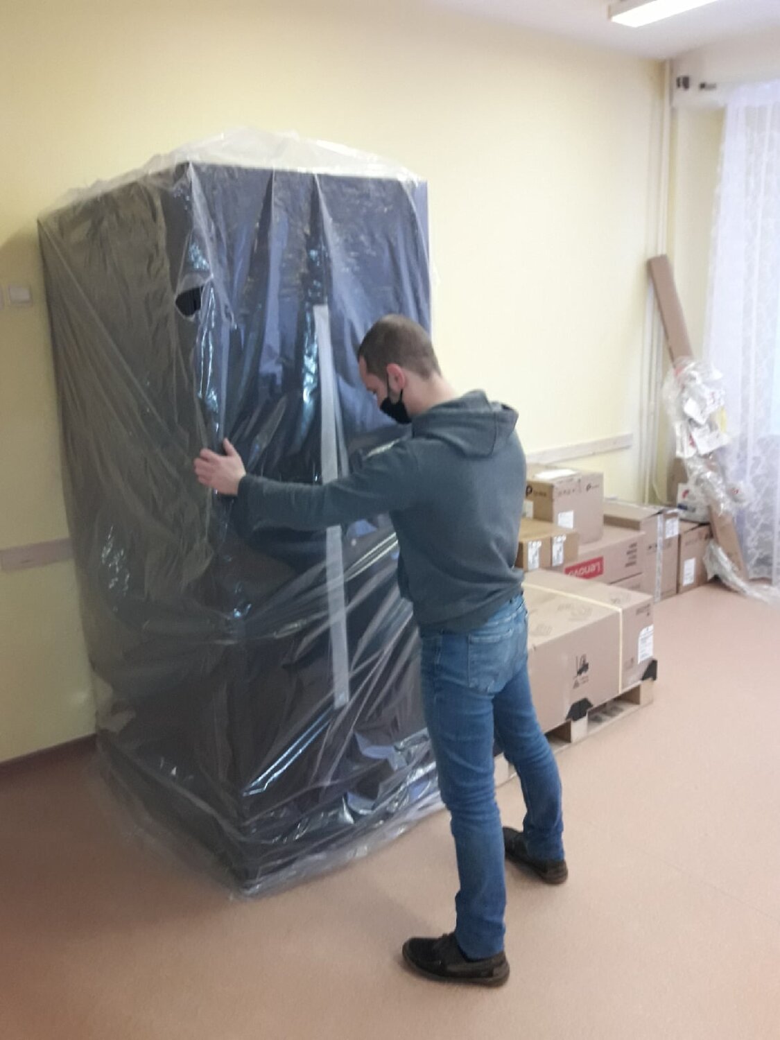 техника, упаковка холодильника для транспортировки, термочехлы корда карго, такелажные работы, упаковка