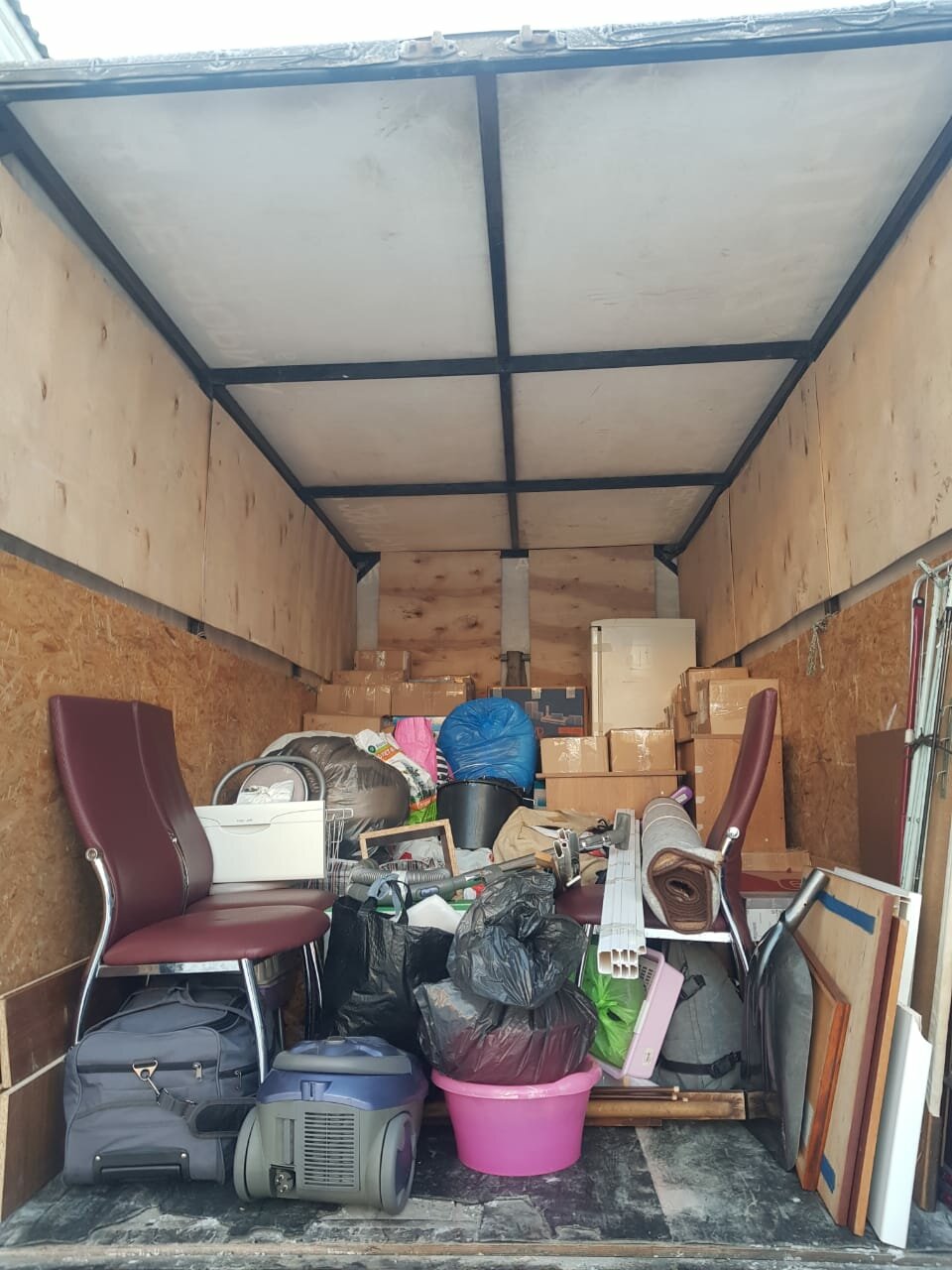 в гараже, гараж под газель, кирпичный гараж, металлический гараж, офисное место в гараже