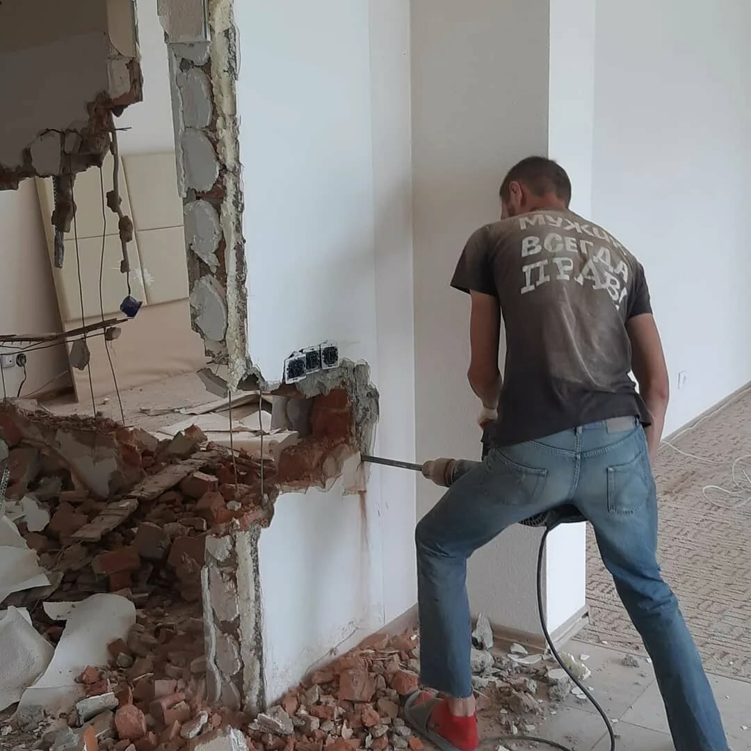 демонтаж стен, демонтажные работы, полный демонтаж в квартире, демонтаж, демонтаж стен кувалдой