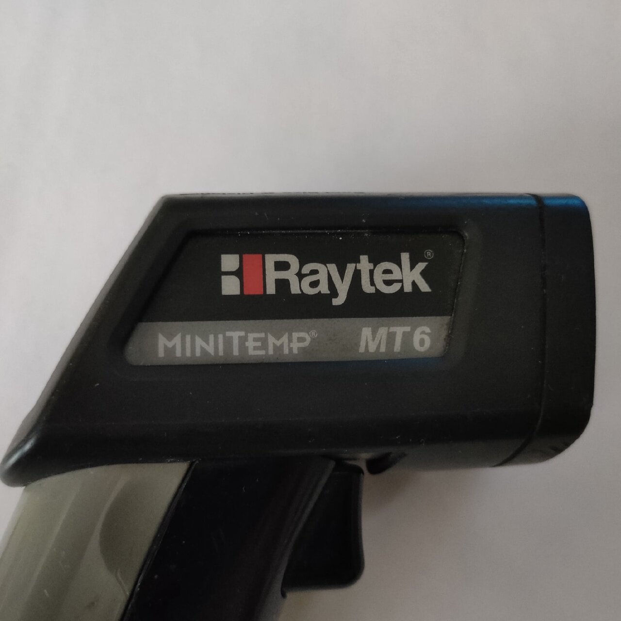 пирометр raytek minitemp mt6, пирометр raytek mt6, термометр бесконтактный raytek minitemp mt6, приборы для измерения, пирометр