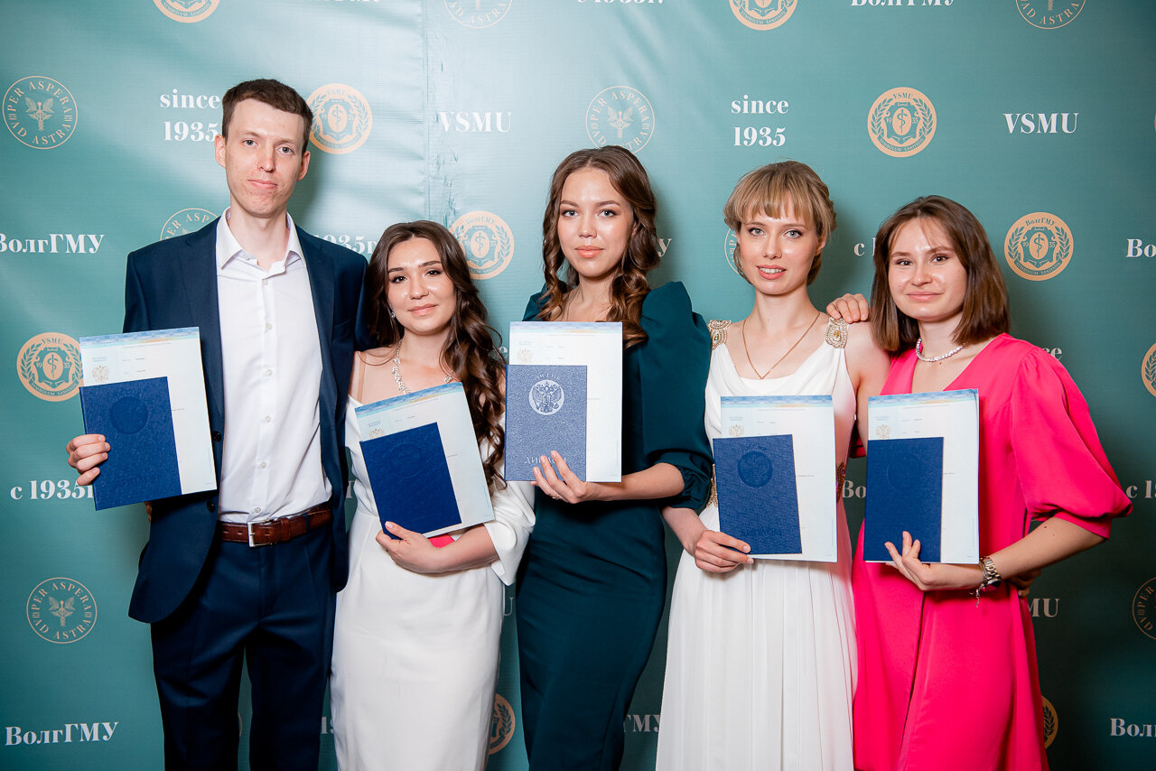 девушка, выпускники, человек, вручение дипломов, диплом выпускника