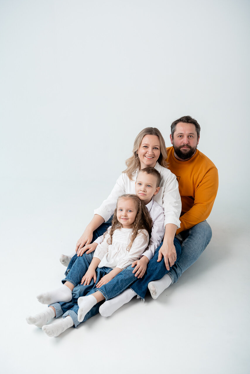 черная рамка, фотосессия семейная, багетная рама, ребенок, семья