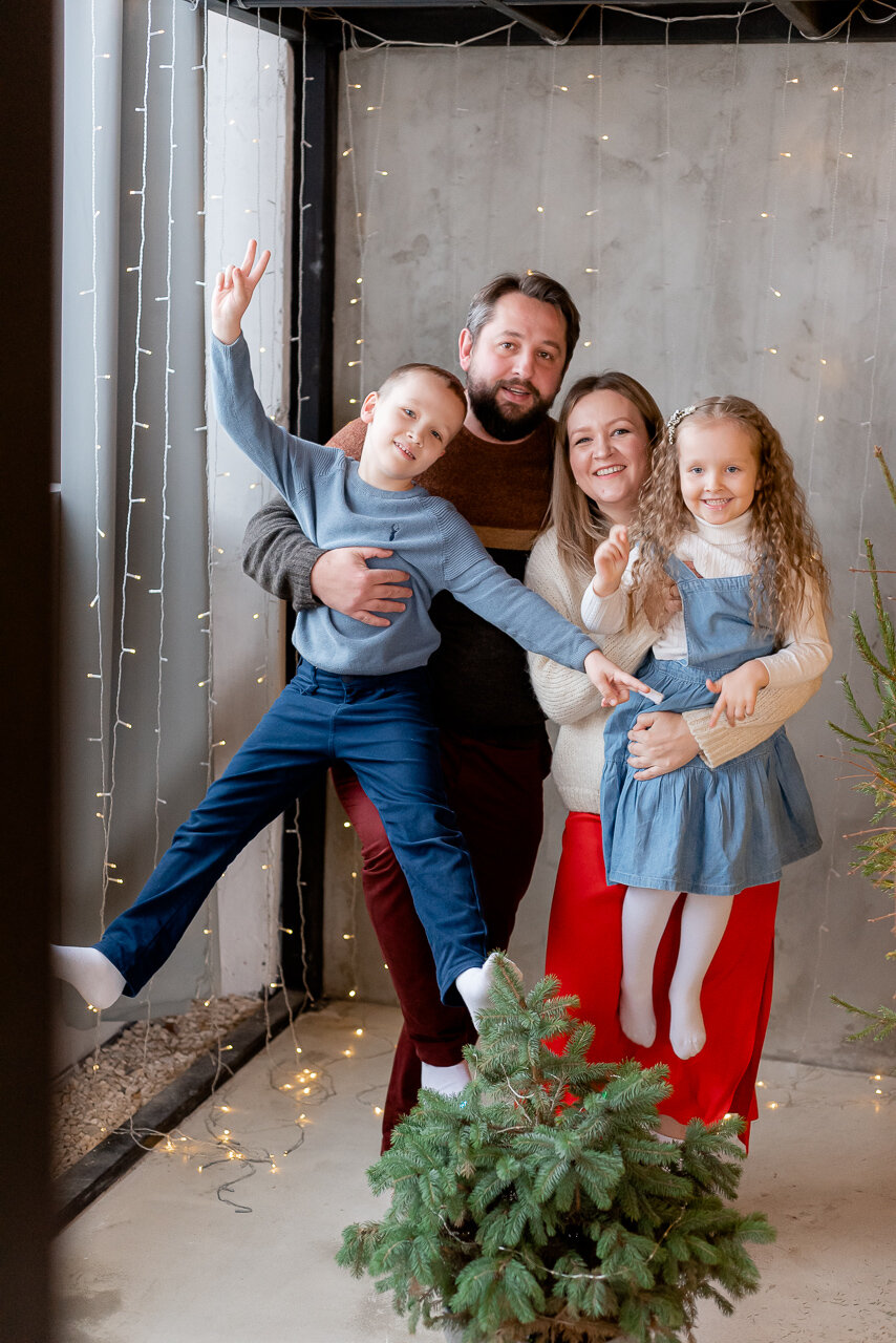 человек, новогодняя фотосессия семейная, семейная фотосессия, ребенок, семейный