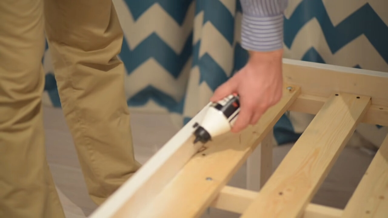 гектор от клопов, сборка кровати, сборка мебели, от клопов, деревянный каркас кровати