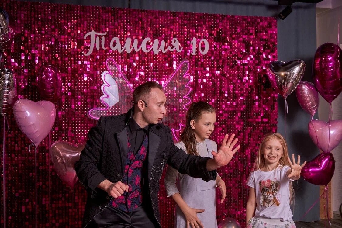 милане 10 лет, девочка, праздник в стиле барби, вечеринка в стиле барби, фотозон