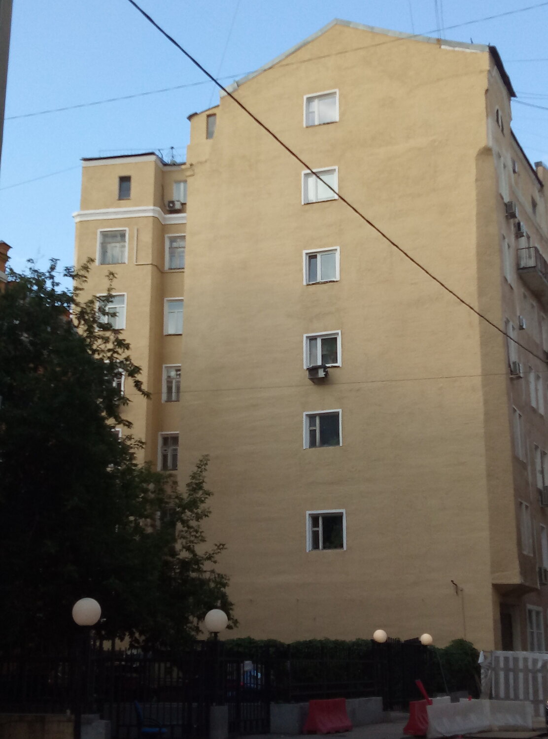 Окраска фасадов при высотных работах