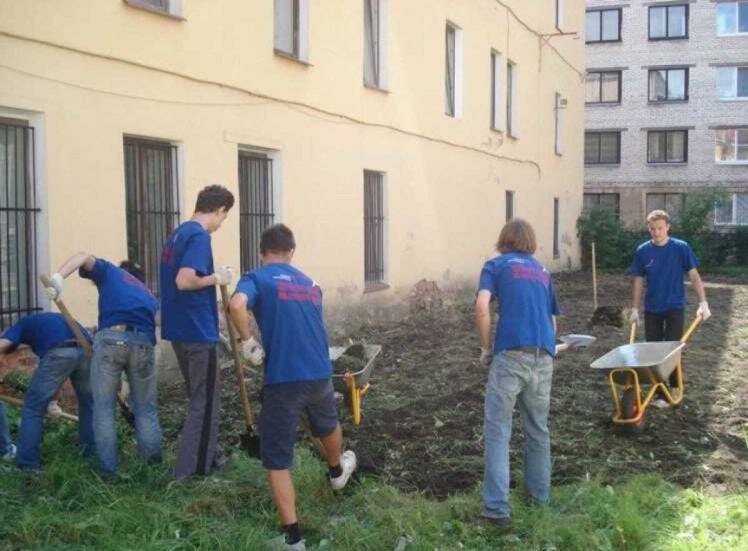 субботник, уборка территории, во дворе, человек, разнорабочие