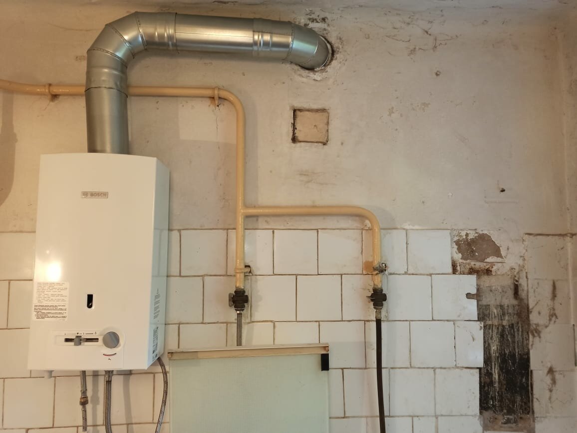 газовая колонка нева 6011 дымоход, расположение котла и газовой колонки, диаметр трубы вытяжки газовой колонки oasis, газовая колонка, газовый котёл
