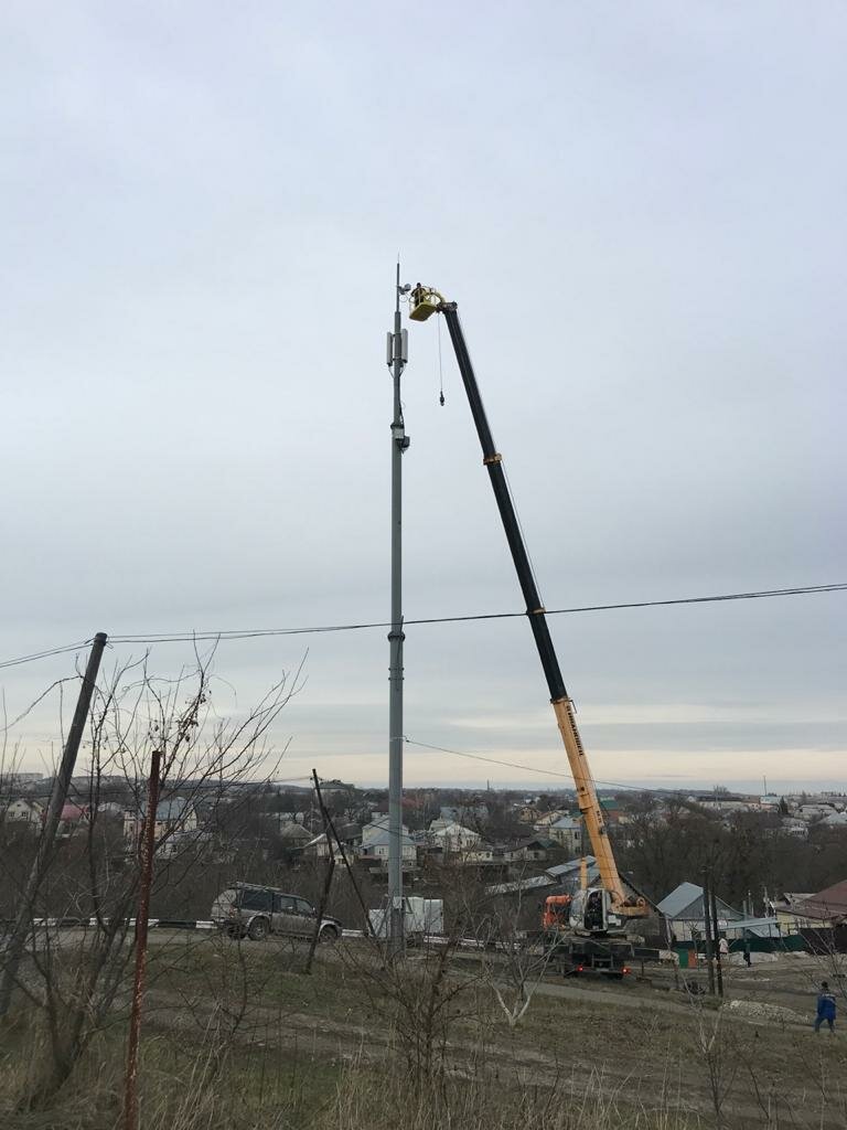 вышка 32 метра, автокран со столбом, автомобильный кран, кран, башенный кран