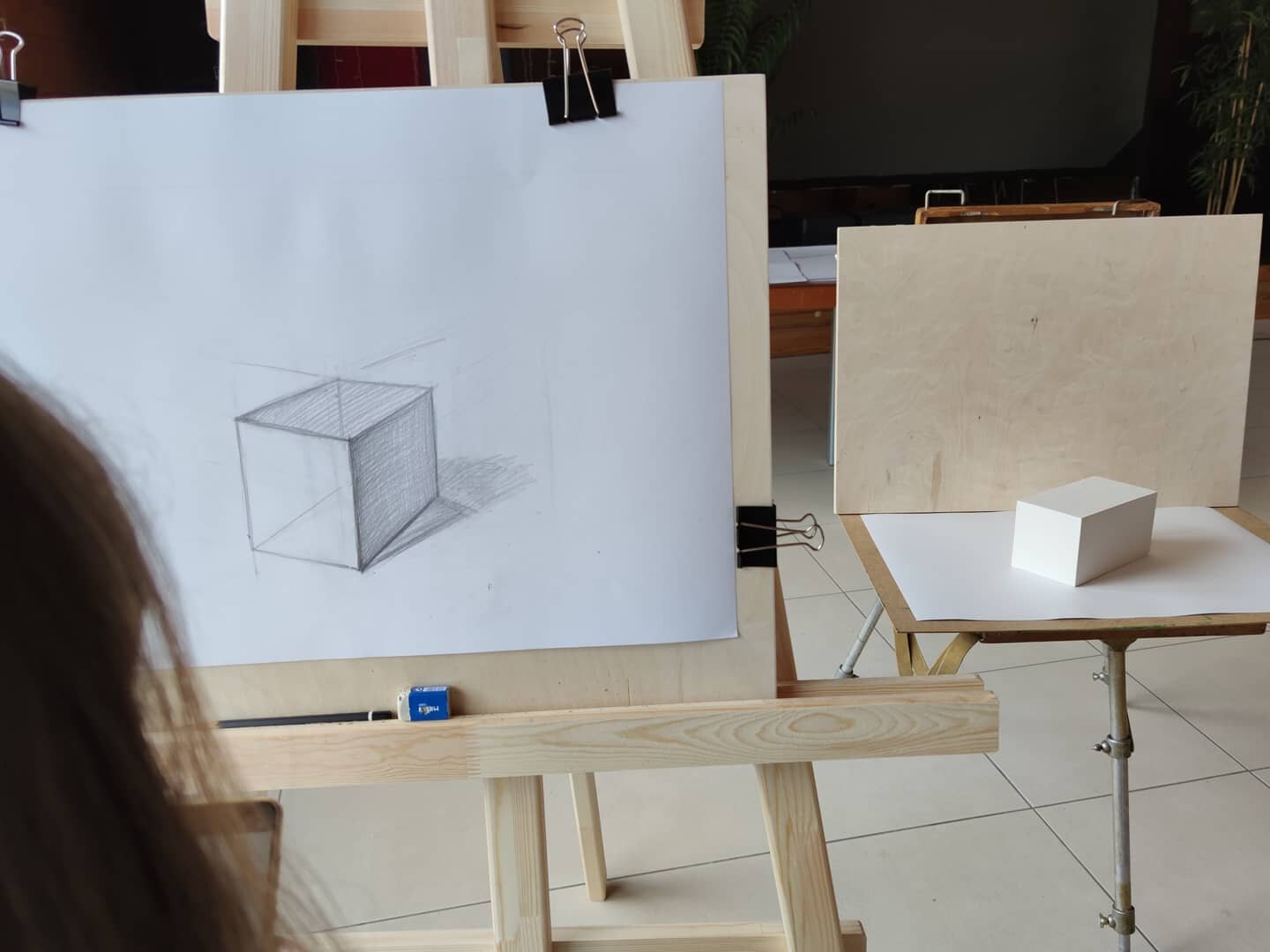 холст для рисования, мольберт, рисунок, мольберт в художественной школе, живопись творческий экзамен