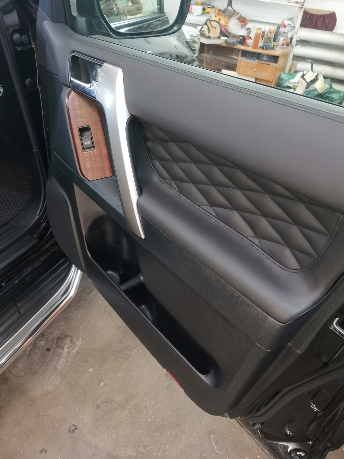 toyota land cruiser prado перешив салона, перетяжка карт дверей land cruiser 100, перетяжка дверных карт на тойота ленд крузер 200, дверные карты, тойота ленд крузер 200 перешив салона