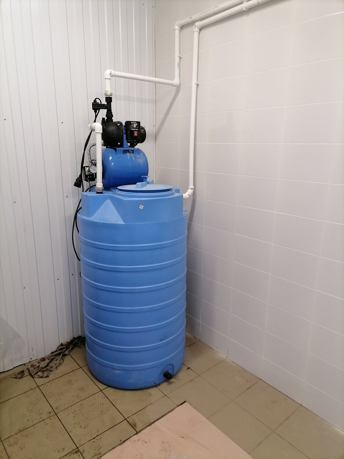 бак aquatech atv 500 с насосной станцией jp 600pa, бак для воды atv-500 с автоматической насосной станцией jp 600pa, насосная станция aquatech jp 600рa тип 3, насосная станция с накопительным баком, насос 2 дюйма для скважин с накопительным баком для воды