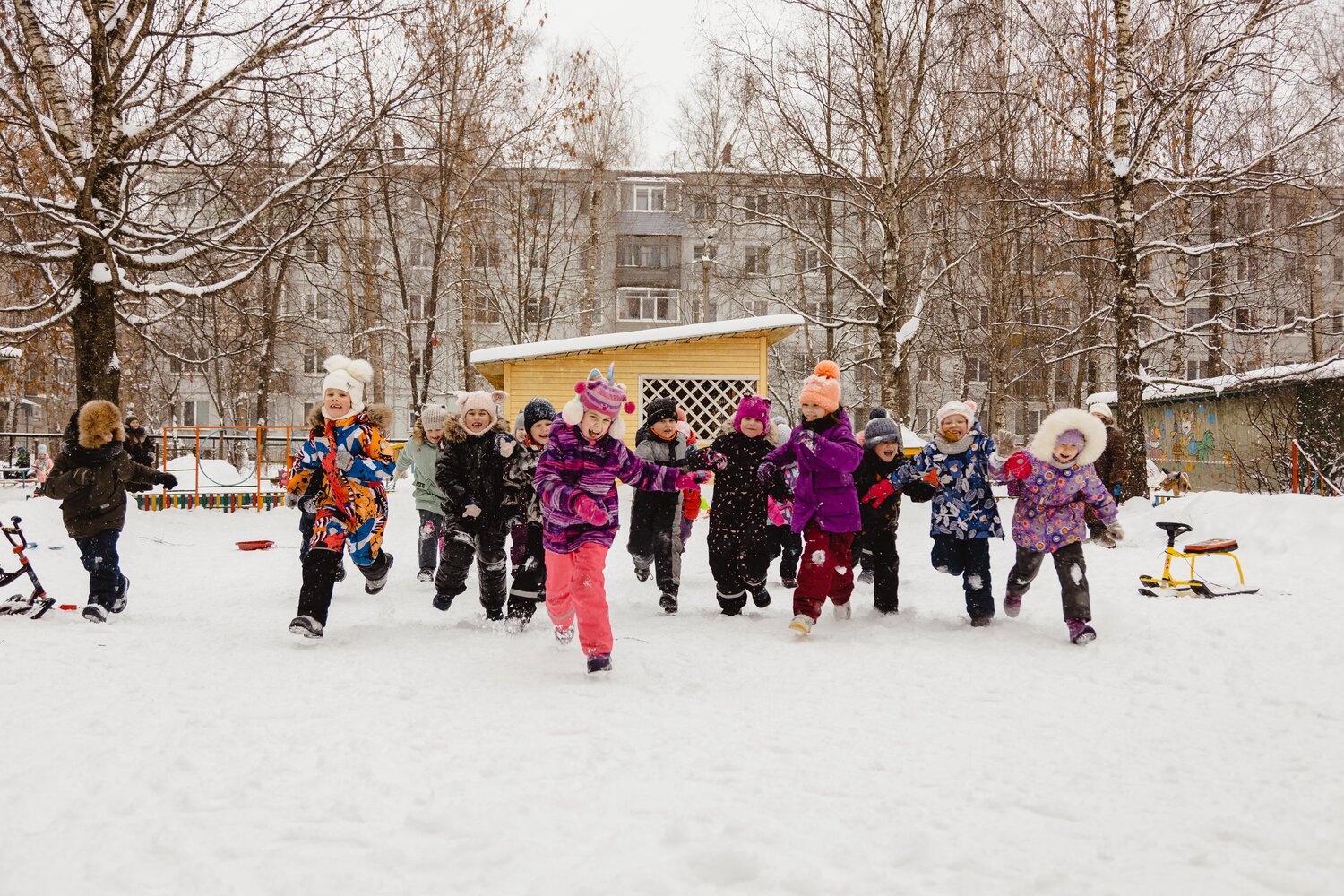детский сад, прогулка в детском саду, прогулка зимой, дети зимой, дети на прогулке в детском саду