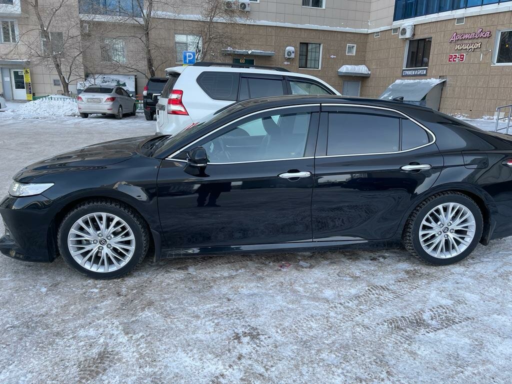 черная тойота камри, toyota camry, toyota camry viii xv 70, синяя тойота камри, toyota camry черная