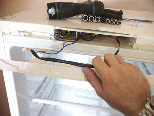 перевесить дверь холодильника самсунг с дисплеем, подключение блок аварийного питания nd-ef07, холодильник vestfrost fw347m датчик испарителя холодильника, холодильник, датчик испарителя холодильной камеры bosch kgv 3604