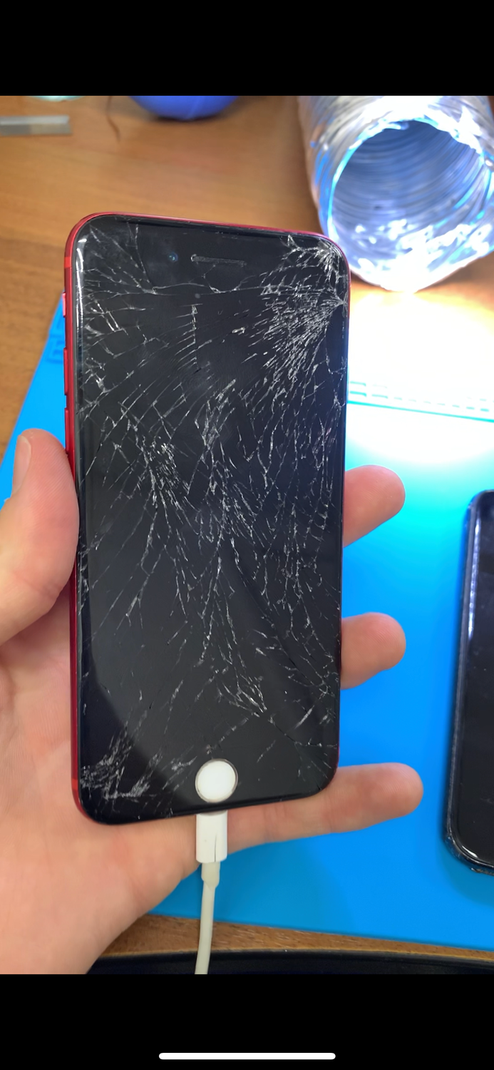 разбитый телефон, разбитый дисплей, грязный iphone, разбитый экран, iphone repair