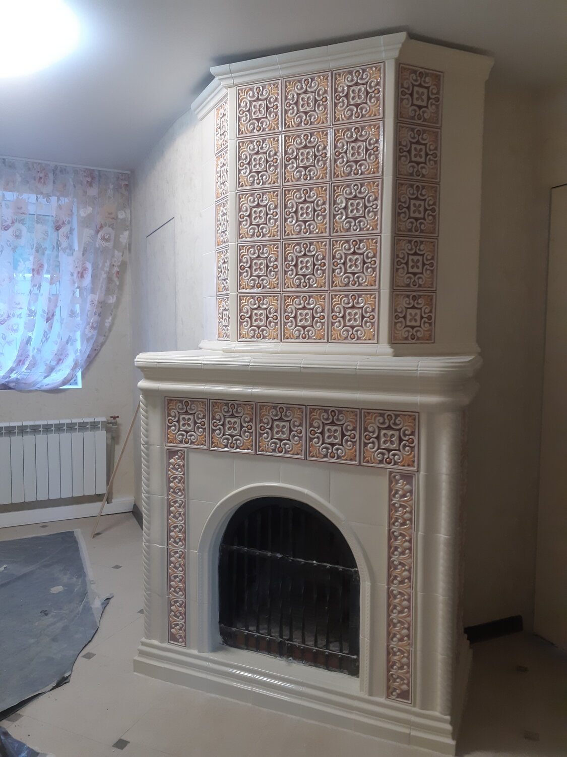 изразцовые печи, изразцовая печь в интерьере, изразцы для русской печи, изразцы для камина, белая печь с изразцами