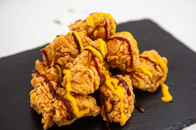 крылышки кфс, корейская панировка для курицы, стрипсы куриные в домашних условиях, кфс острые крылышки, острые крылышки kfc