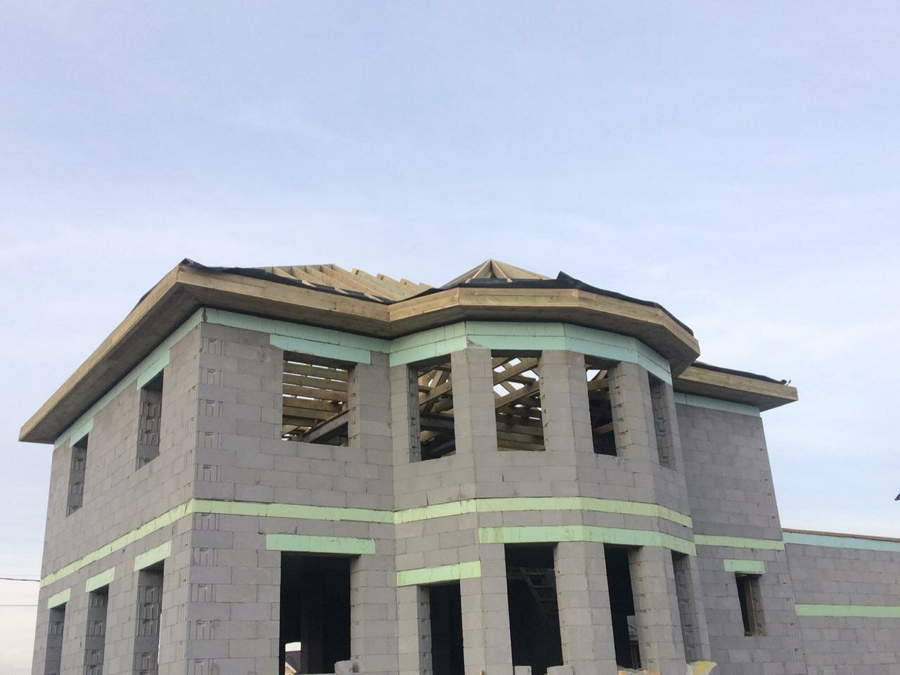 строительство загородного дома, дом из пескоцементных блоков, коттедж, строим дом, двухэтажный дом из керамзитобетонных блоков