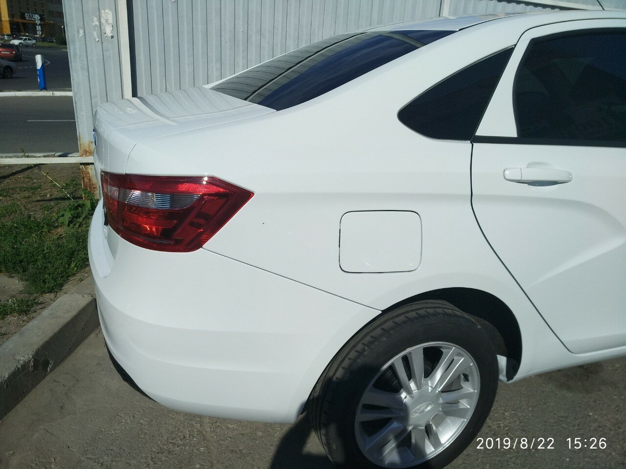 lada vesta, веста седан белая, лада веста белая с белыми колпаками, автомобиль, Hyundai Solaris