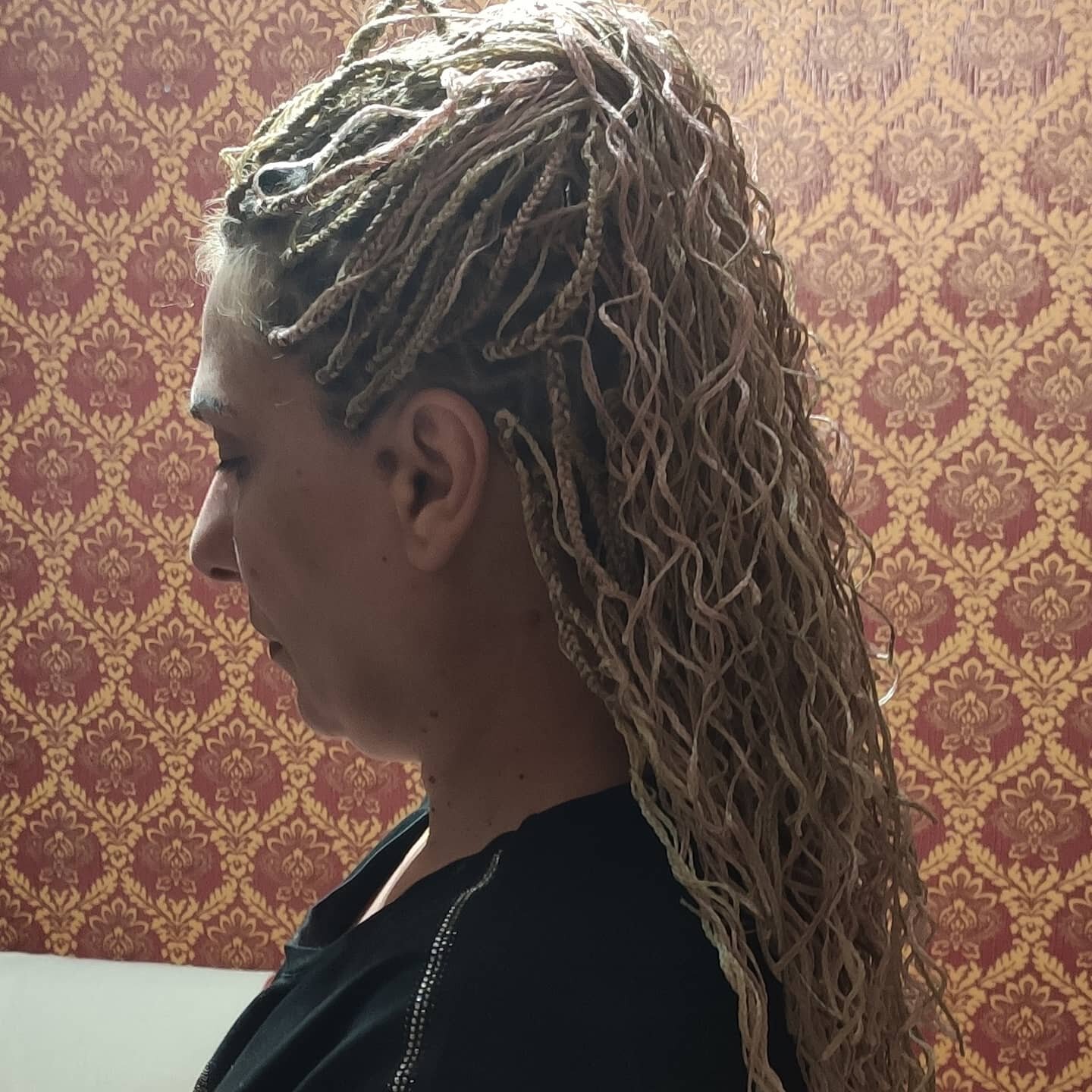 косички зизи кудрявые, зизи сью зизи волна, наращивание зизи волна, наращивание волос зизи гофре, парикмахерская рубцовск афрокосы