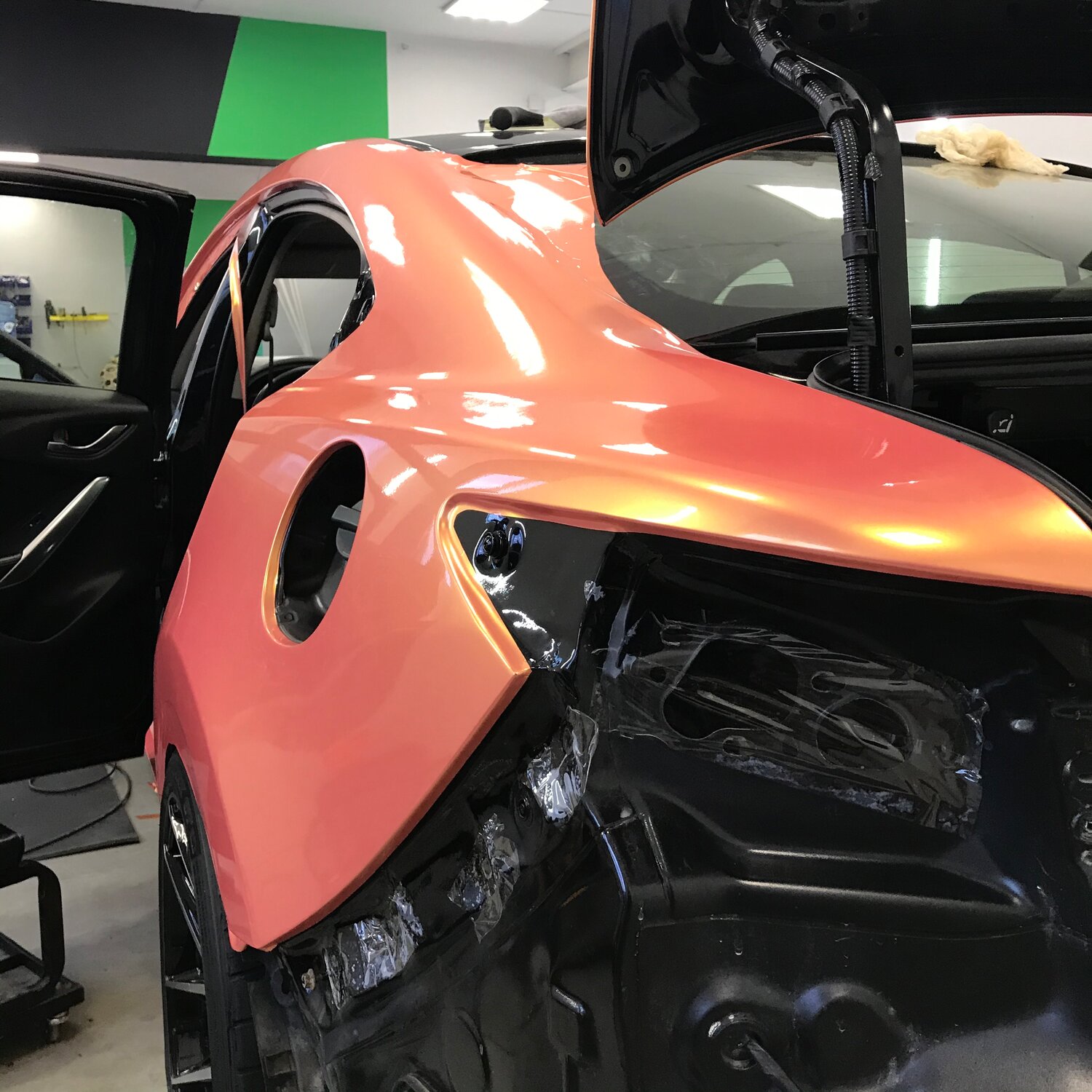 автомобиль, авто, спортивный автомобиль, lava orange porsche пленка, вмятина на кузове