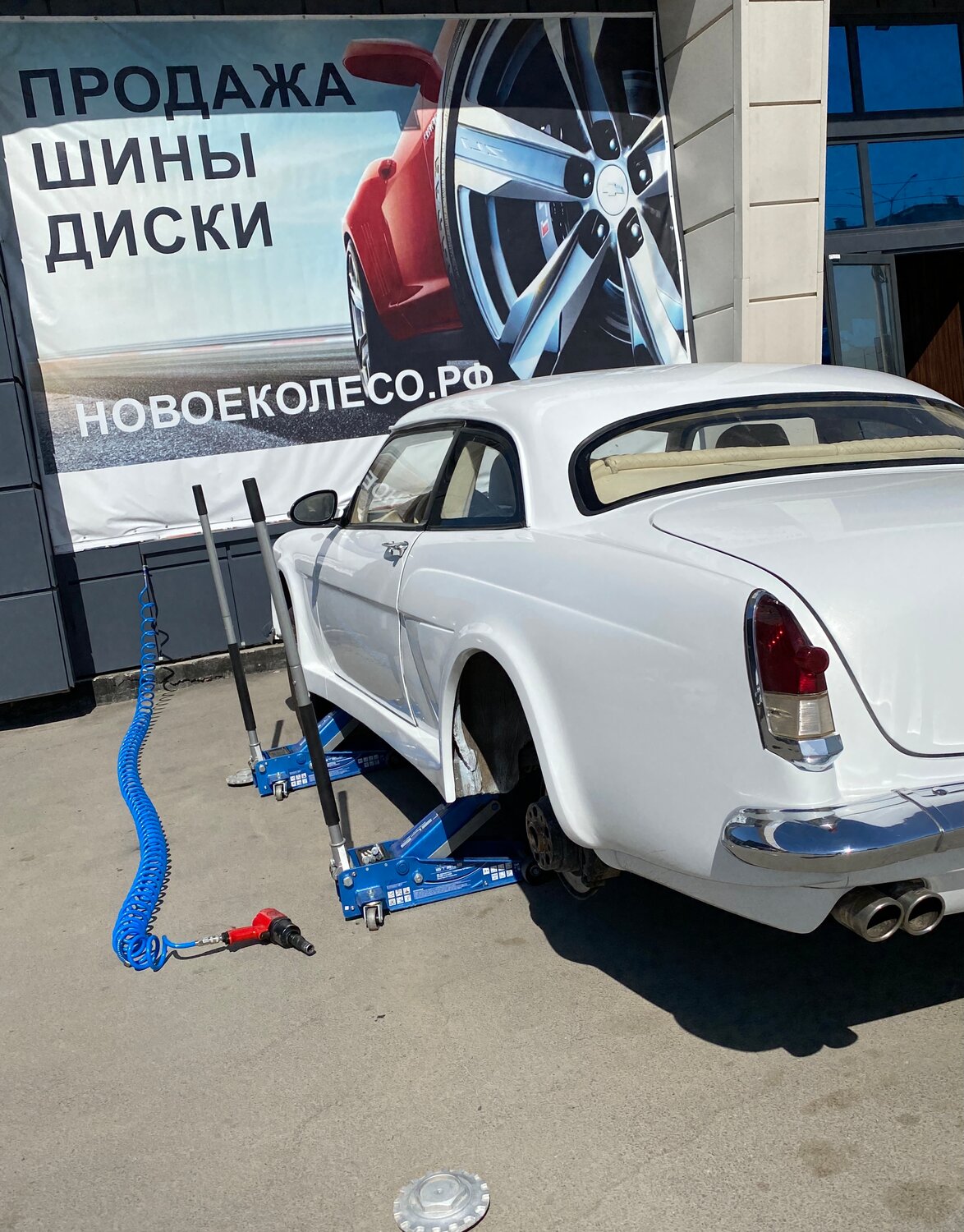 классический автомобиль, автомобиль, авто, роллс ройс 1960, газ 21 брюссель 1958