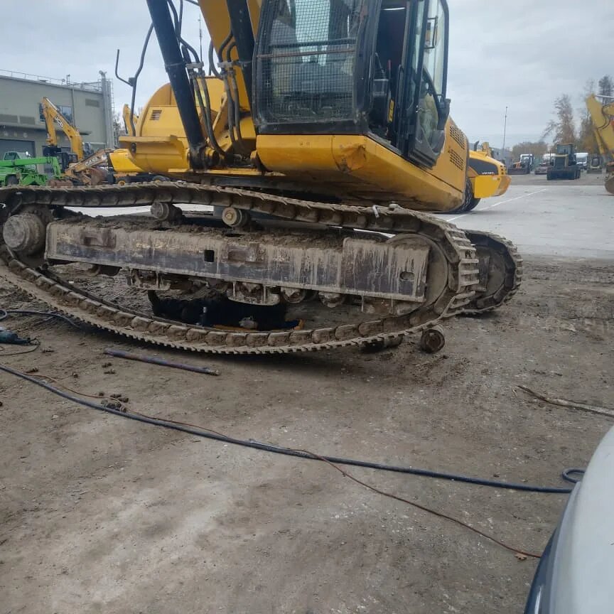 гусеничный экскаватор komatsu 400, экскаватор, гусянка на экскаватор komatsu 200, komatsu pc230, каталожные номера гусиничный экскаватор камацу 300/7