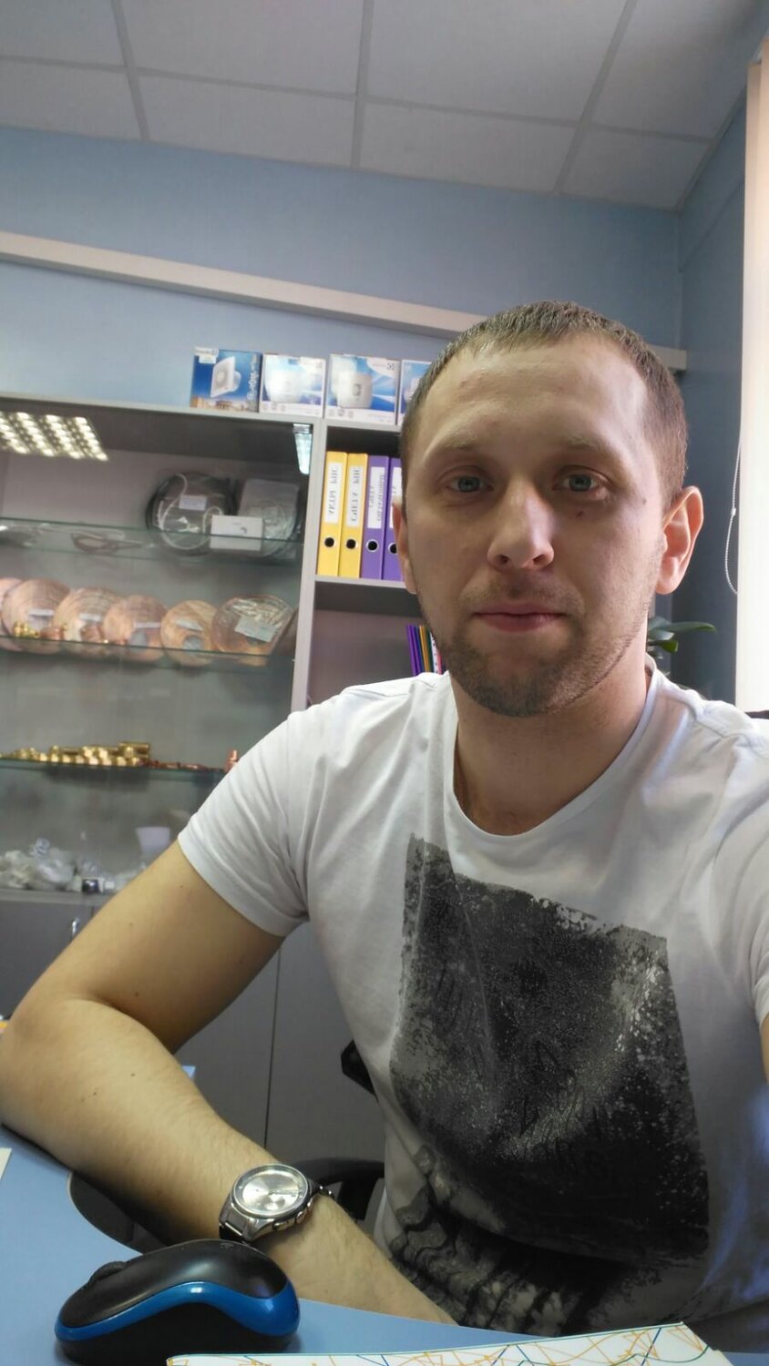 Юрий Логунов