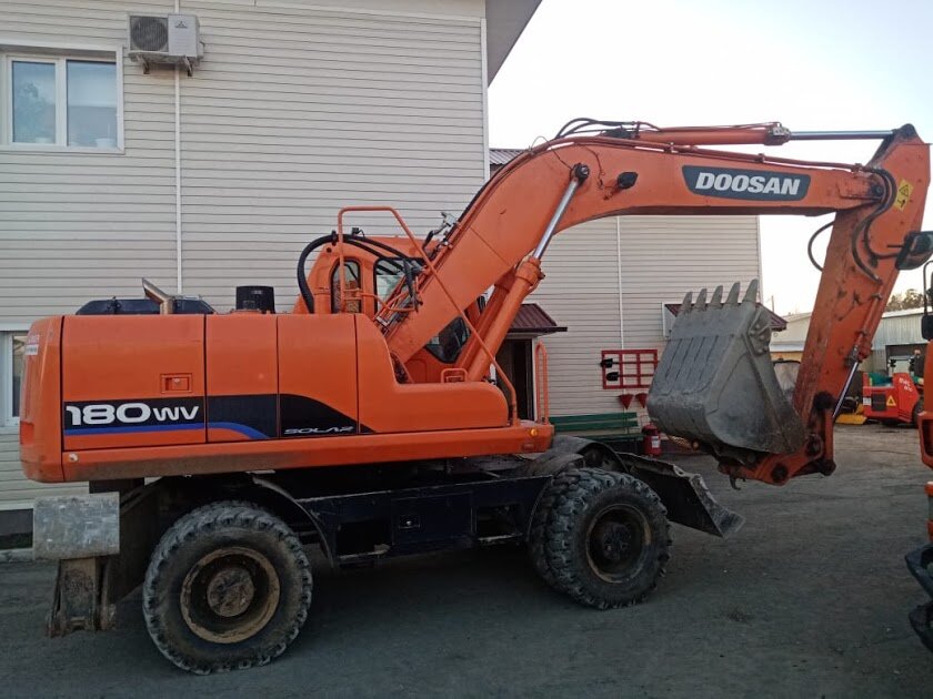 экскаватор-бутолом doosan solar 180w-v, дусан 180 колесный экскаватор, колесный экскаватор doosan dx210w, дусан 180 wv, экскаватор doosan 210wv