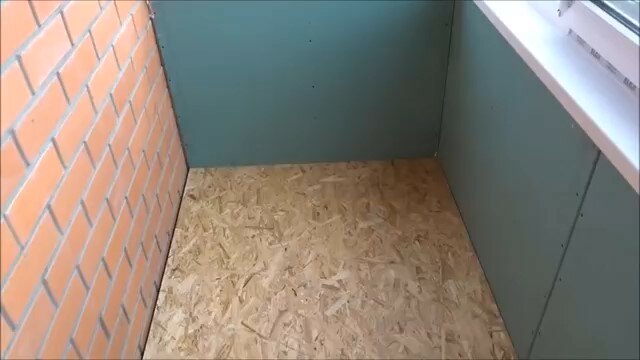 плиты осп на пол балкона, осп на пол балкона, обшить балкон осб плитами, отделка балкона осб плитой, парапет лоджии из плиты осб