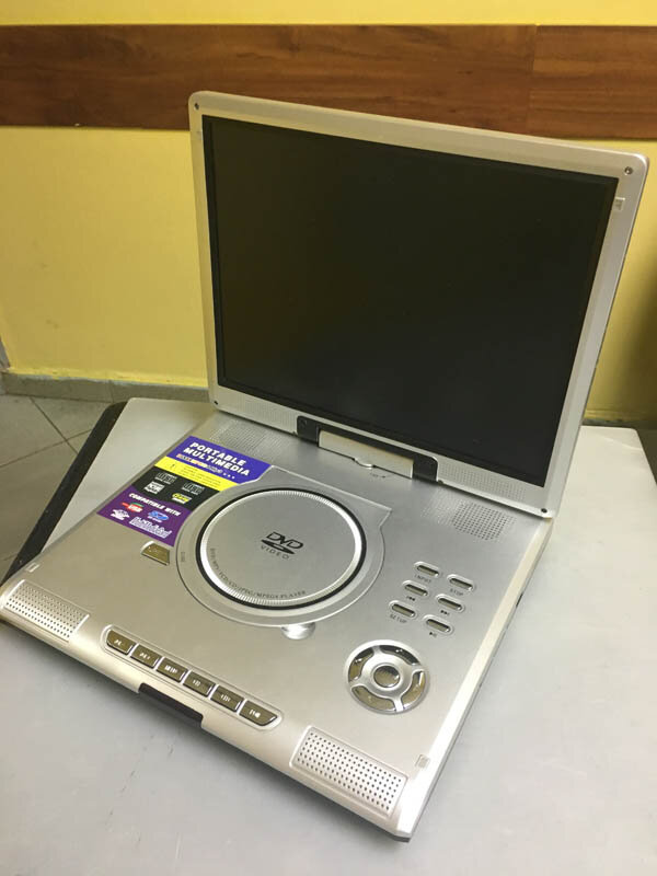 портативный двд плеер pdv-t090cv, dvd плеер 2000х, портативный двд op777d, panasonic портативный двд плеер с тв тюнером, dvd проигрыватель