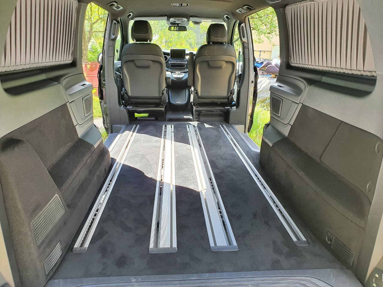 vw multivan пол, volkswagen multivan t5 салон, volkswagen multivan задние, vw multivan t5 салон, фольксваген каравелла салон трансформер