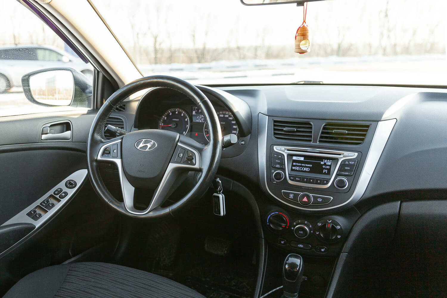 hyundai solaris, hyundai solaris 2016 салон, хендай солярис 2016 года салон, hyundai solaris 2014 рестайлинг комплектации, Hyundai Solaris I Рестайлинг