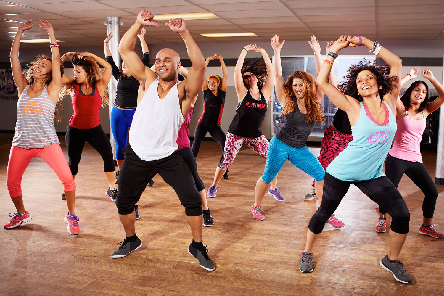 зумба, тренировка zumba fitness, в ритме танца зумба, групповые тренировки зумба россия, zumba тренировка