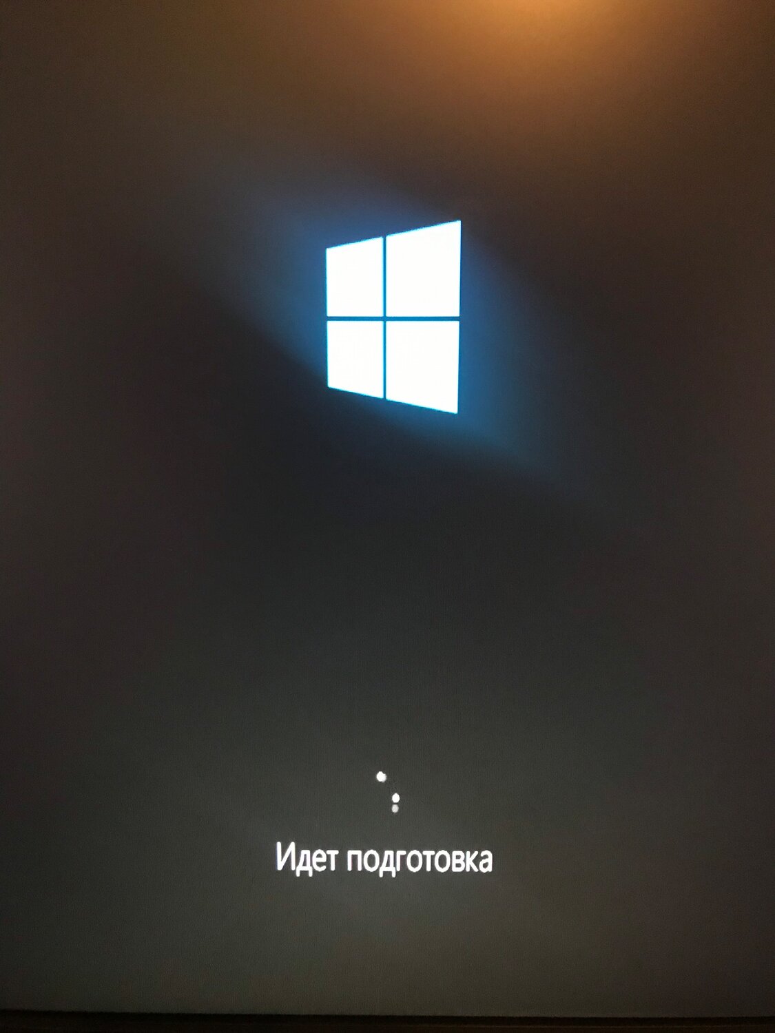 windows 10, идет подготовка устройств windows, идёт подготовка устройств windows 10, окно на компьютере перезагрузка виндовс 10, идёт подготовка windows 10