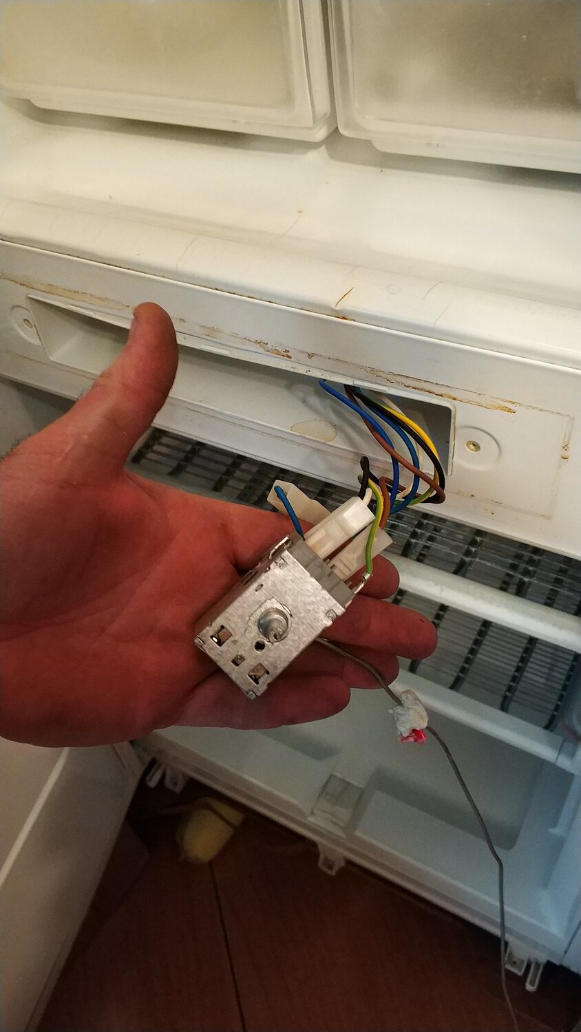 замена термостата холодильника, ремонт термостата холодильника своими руками, бытовая техника, термостат холодильника стинол 107l, подключение холодильника