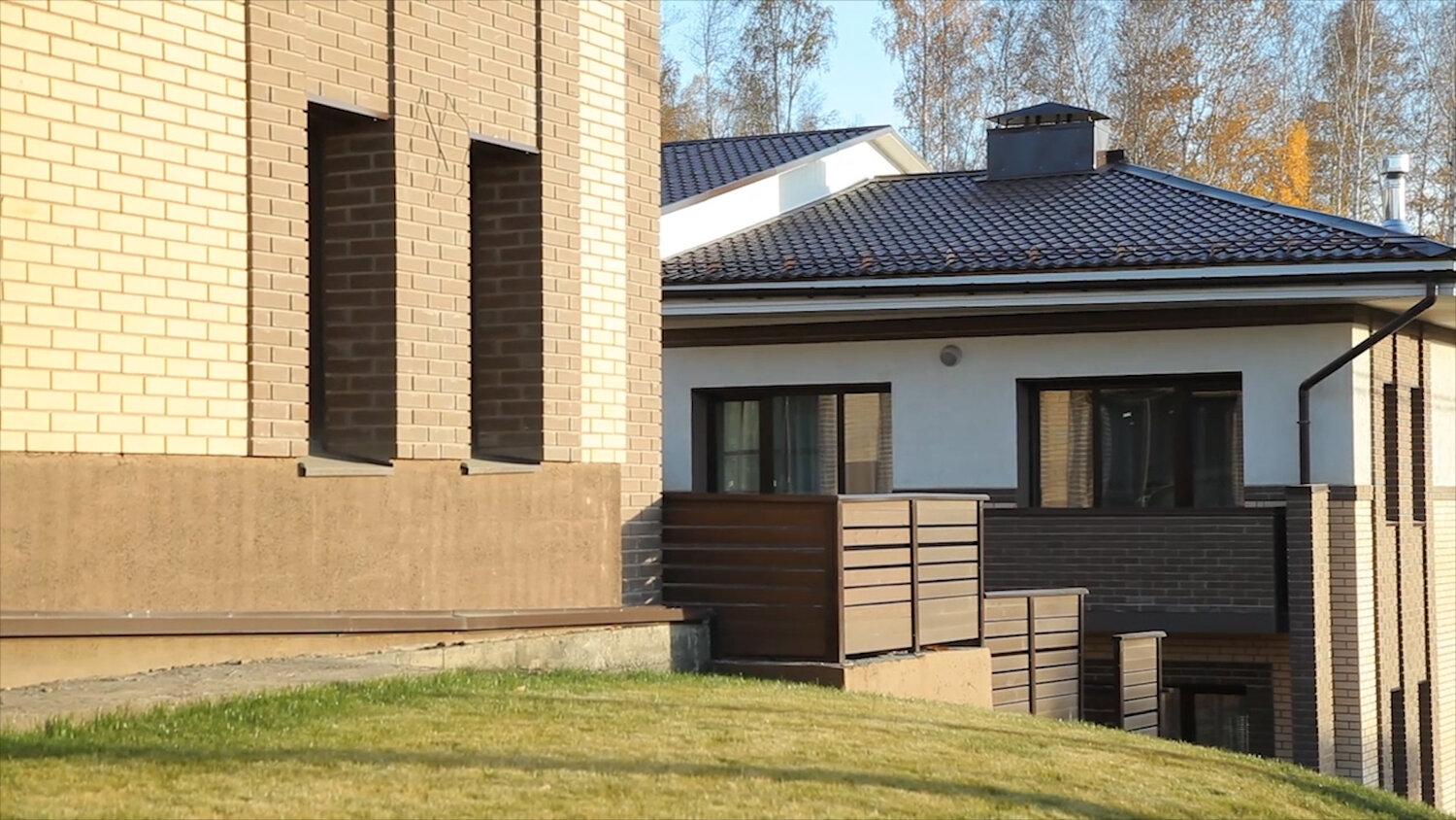 коттедж, загородный дом, фасады одноэтажных домов из кирпича с серой крышей, фасады одноэтажных домов из газобетона, одноэтажный дом с гаражом 100кв.м
