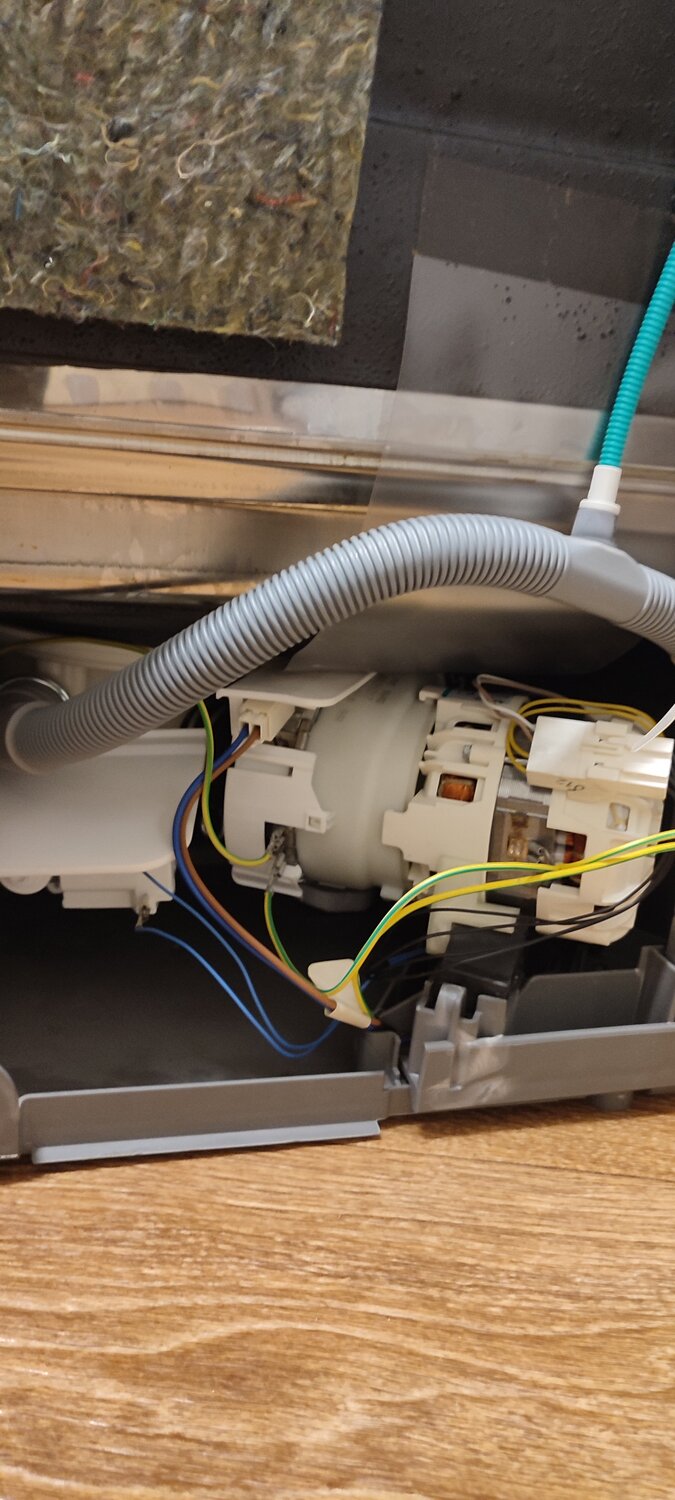 посудомоечная машина, демонтаж посудомоечной машины bosch spv6hmx1mr, ошибка i30 посудомоечной машины electrolux, тен на посудомоечную машину электролюкс esf 45010, бытовая техника