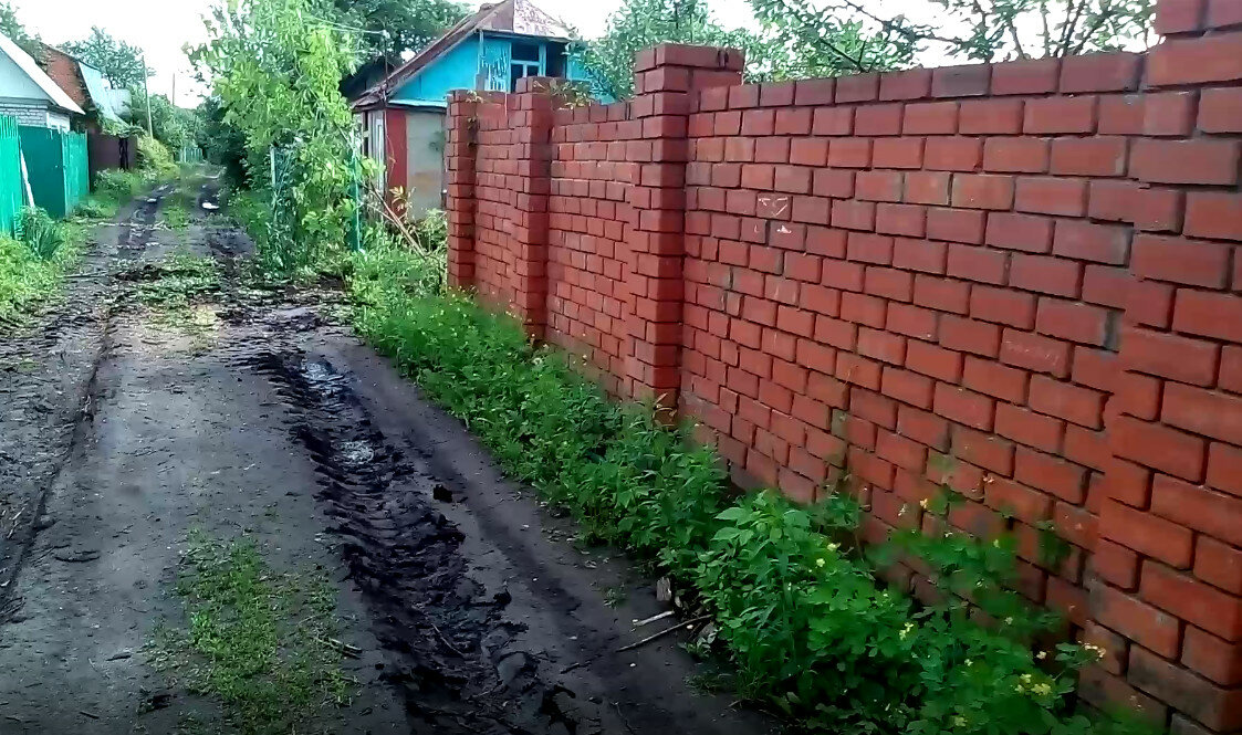 кирпичный забор, забор из кирпича, кирпичный столб, забор, кирпичная