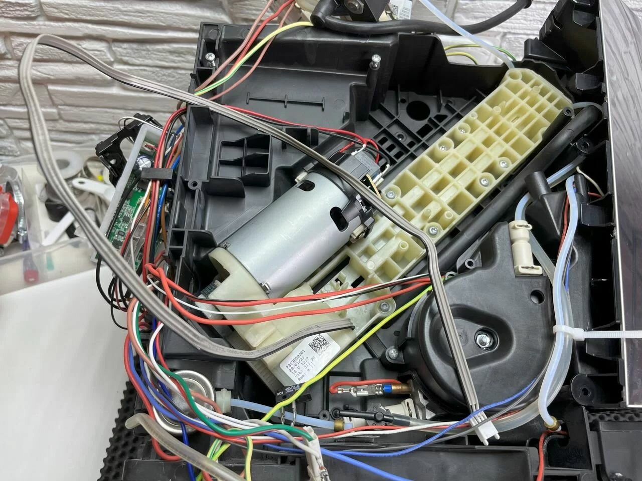 ремонт кофемашин, кофемашин delonghi, кофемашина делонг, ремонтируют кофемашину, кофемашина саеко