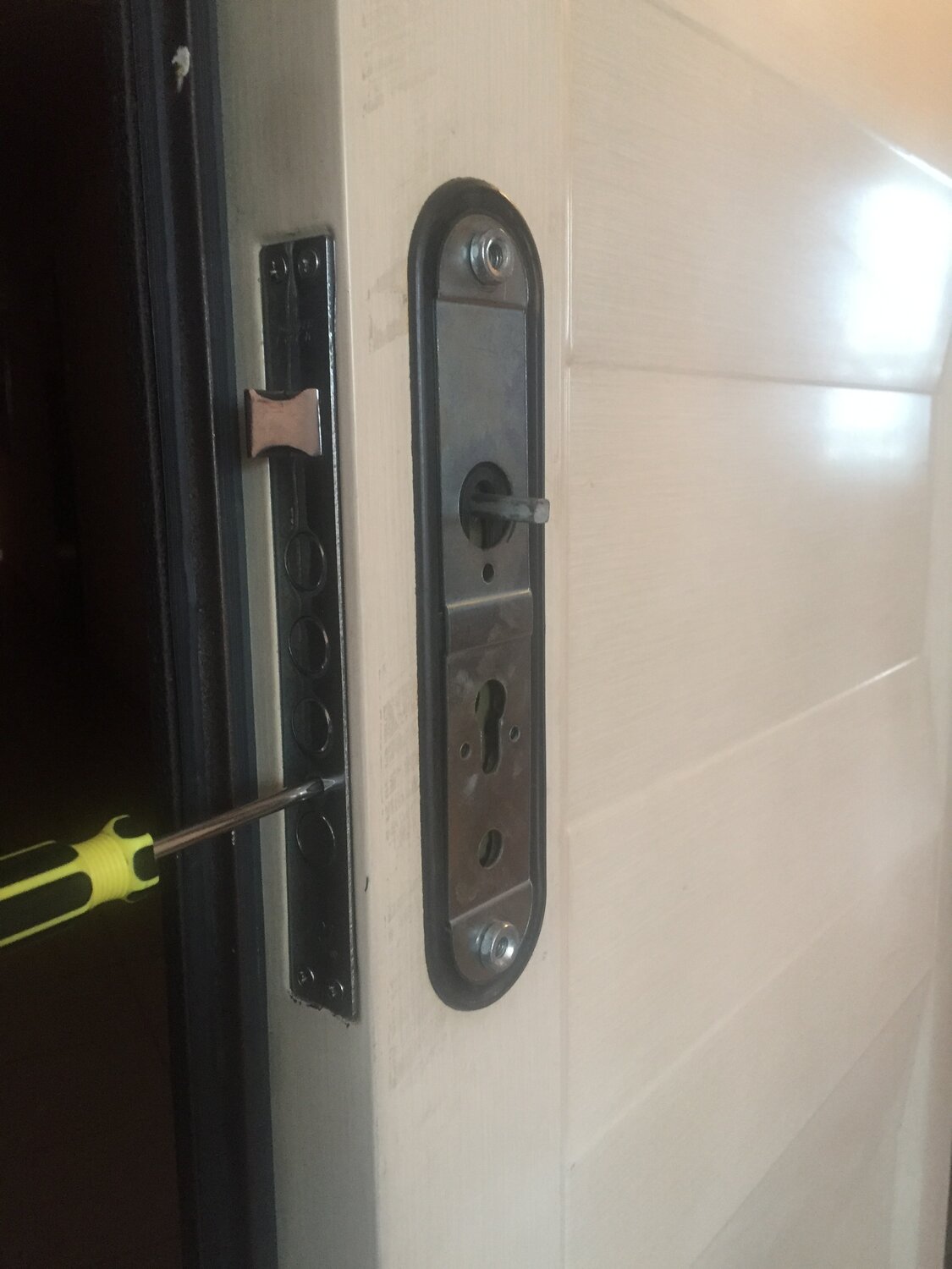 замок abloy® el502, замок электронный вскрытие, врезка замка в гаражную дверь, замок с ключами, замок врезной
