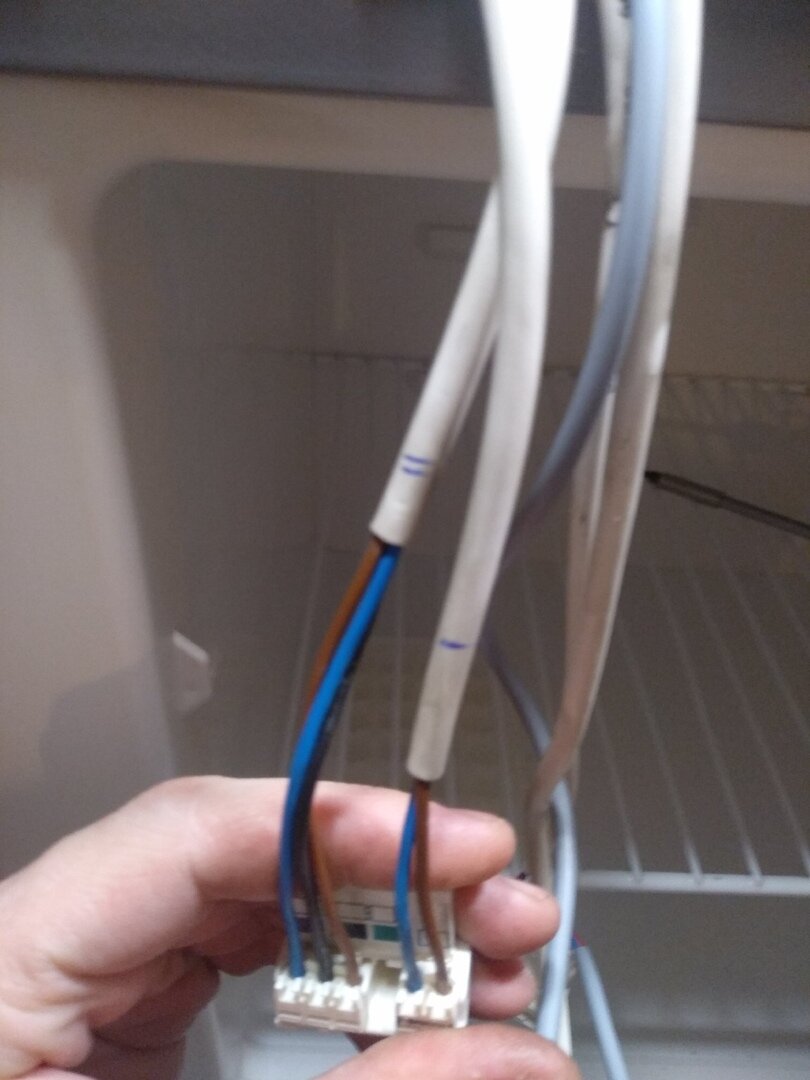 провод, прокладка витой пары рядом кабелей 6кв, nissan sunny 2001 разъем магнитолы, соединение проводов wago, витая пара