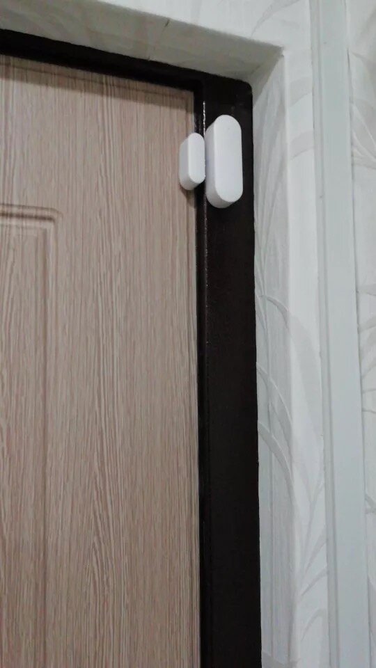 дверь, датчик открытия двери xiaomi на двери, датчик открытия, ajax doorprotect, дверная коробка