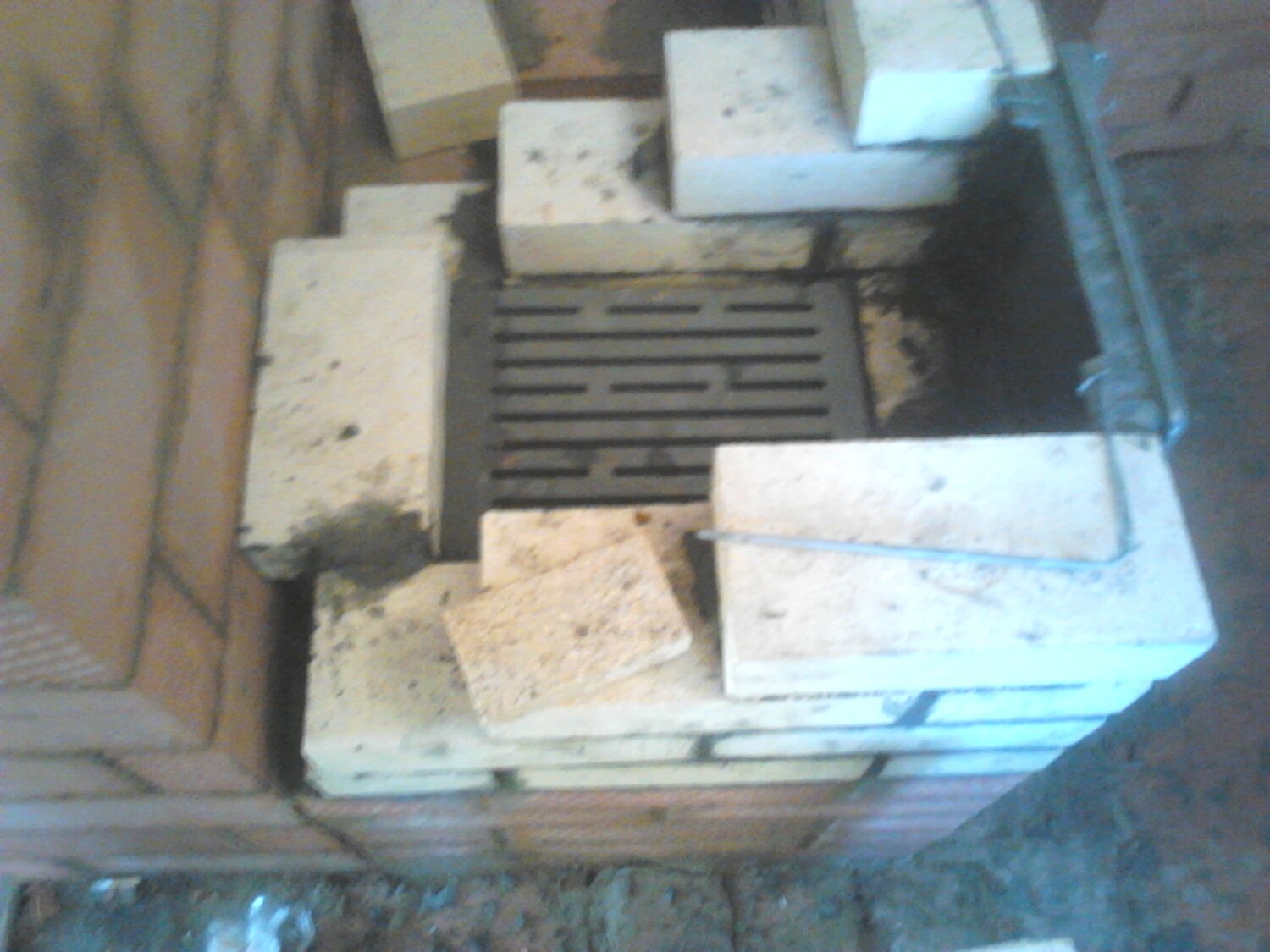 колосники в кирпичной печи, выбивной кирпич в печи, топливник из шамотного кирпича, топка из шамотного кирпича на ребро, выложить печь в бане